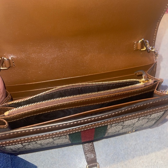 Authentic Gucci wallet on a chain bag. Great condition. - Picture 12 of 14